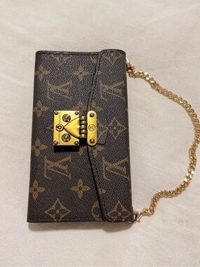 Cell phone I phone 17 pro Max Case w wallet